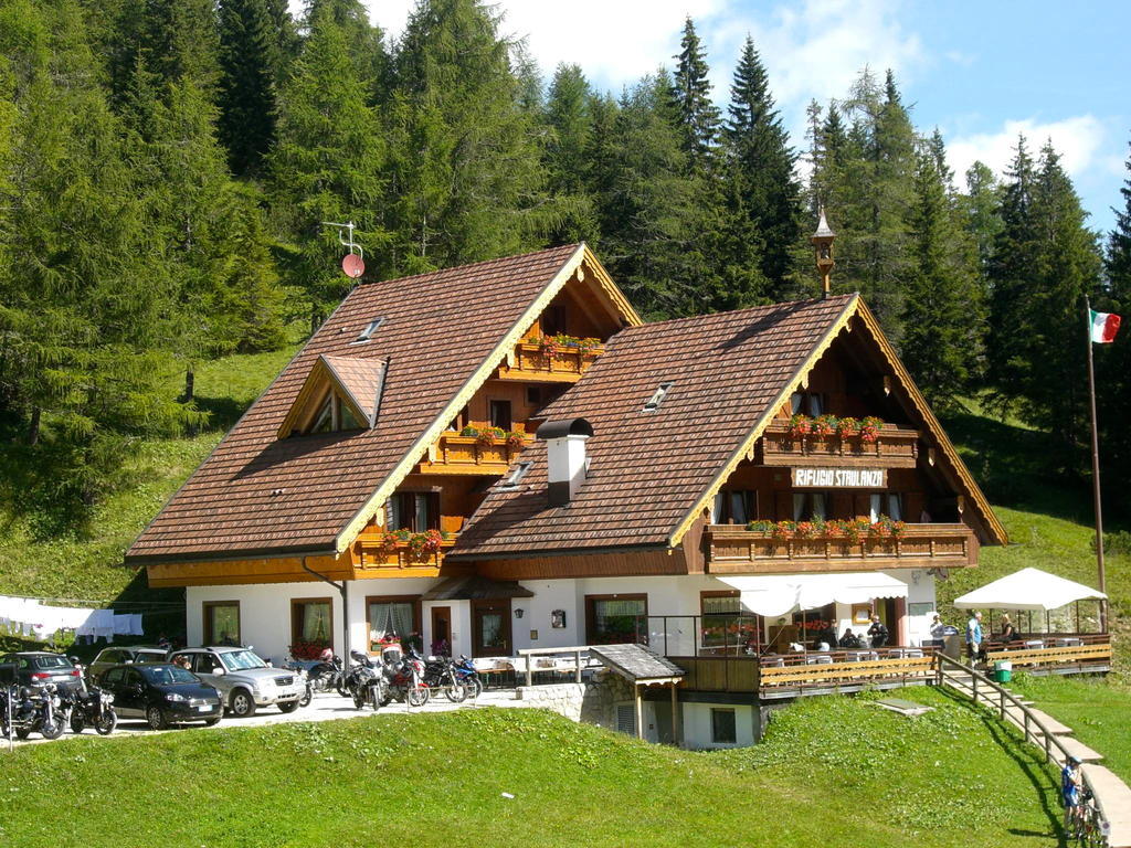 Rifugio Passo Staulanza Hotell Zoldo Alto Exteriör bild