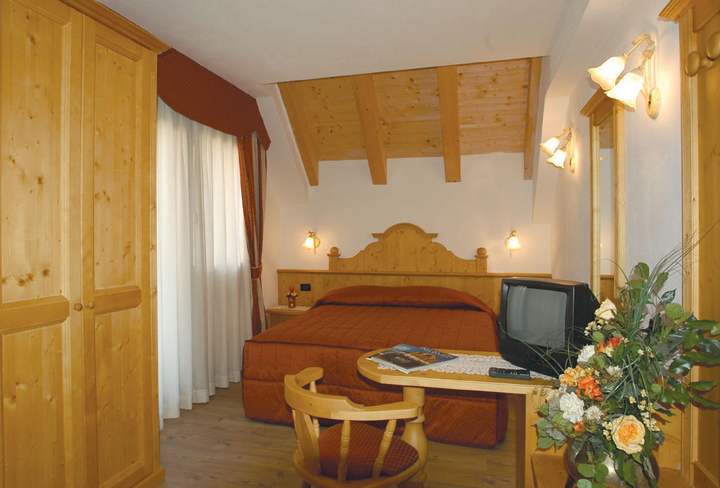 Rifugio Passo Staulanza Hotell Zoldo Alto Rum bild